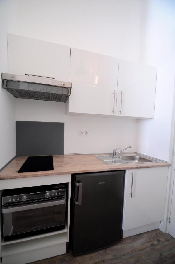 41 Leon Noel Apartment *