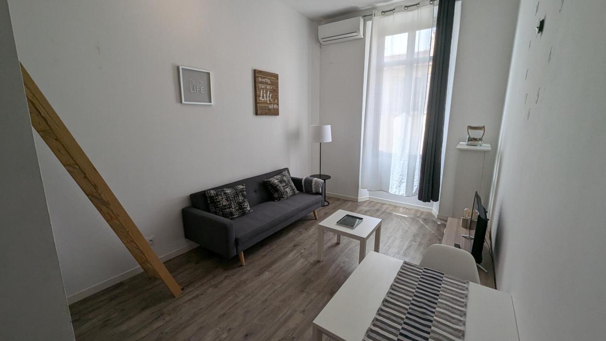Apartment 41 Leon Noel *